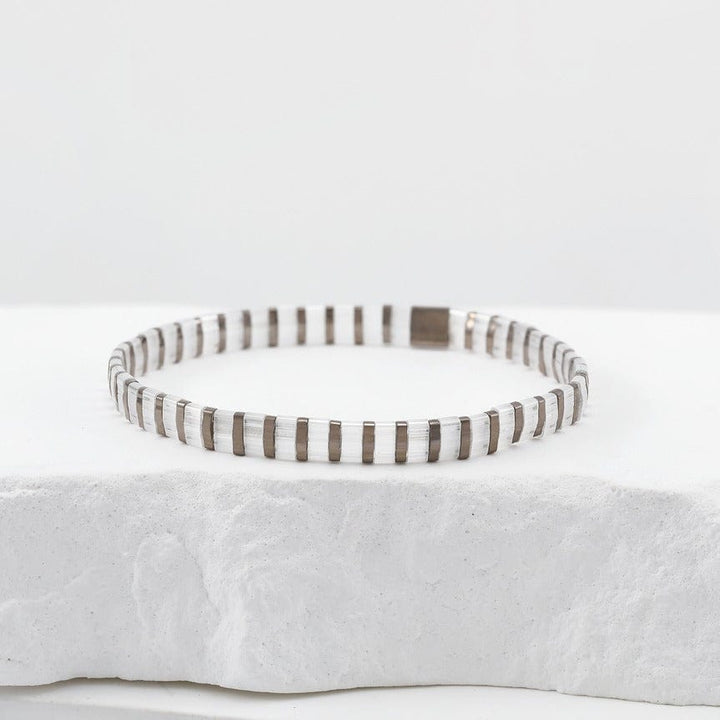 Parure Adela - bracelet en perles Miyuki porté au poignet