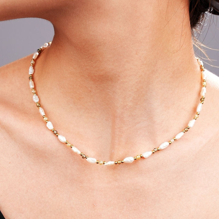 Lenka - Collier de pierres